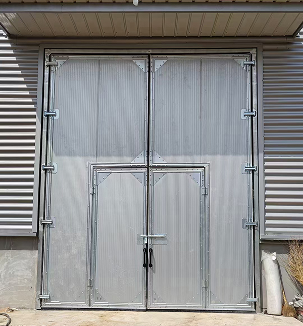 镜铁区工业平开门