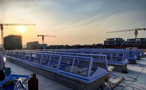 消防镜铁区排烟窗工作原理