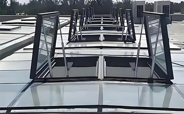 镜铁区兰州镜铁区排烟窗选型安装与维护实用指南