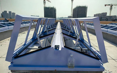 镜铁区排烟窗的设置要求