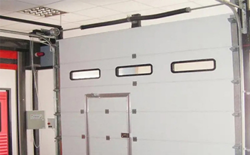 镜铁区工业提升门的安装方法