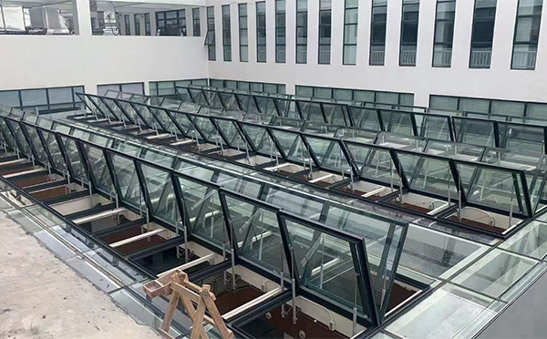 百安科技有限公司近期镜铁区排烟窗项目案例分享 百安科技有限公司近期镜铁区排烟窗项目案例分享