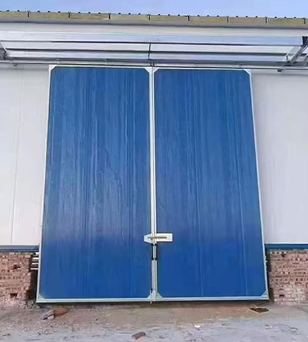 镜铁区工业门在大型仓储物流通道中的应用实例