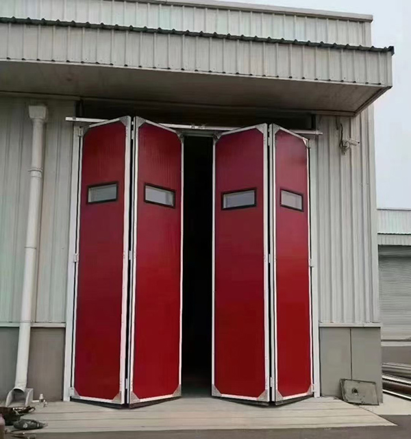 镜铁区工业折叠门在大型装配车间出入口的应用实例