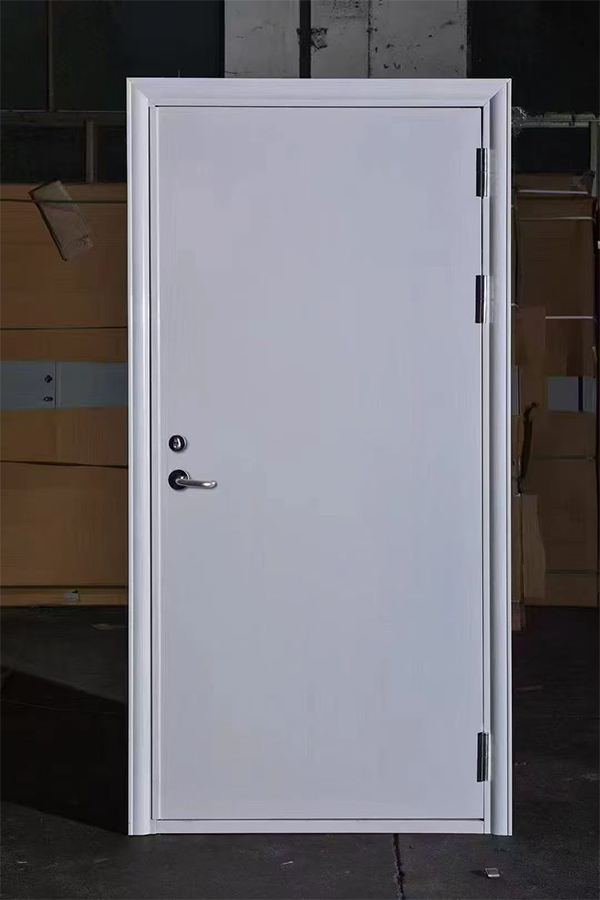 社区活动中心加装镜铁区防火门保障居民安全